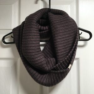 The NorthFace infinity scarf purple, like new